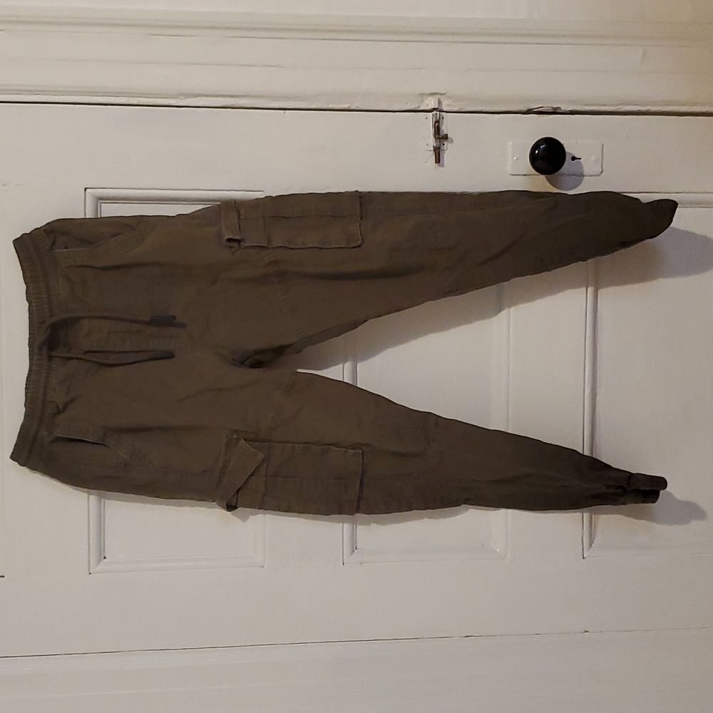 Amry Green Joggers